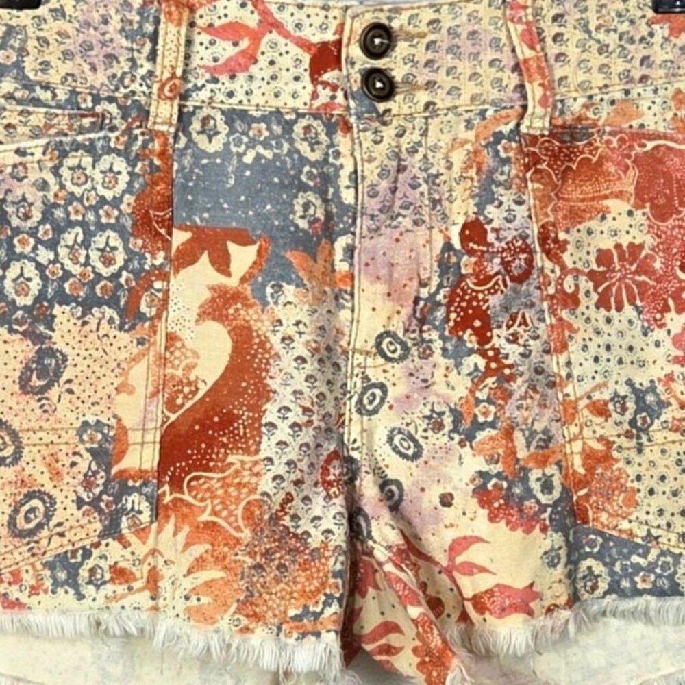 Pilcro The Wanderer Boho Patchwork Denim Shorts Sz 30 Frayed Hem - Picture 3 of 8